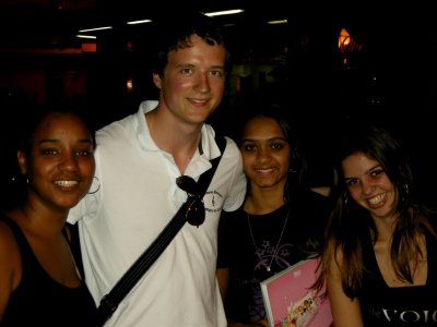 Lucas avec ses copines !